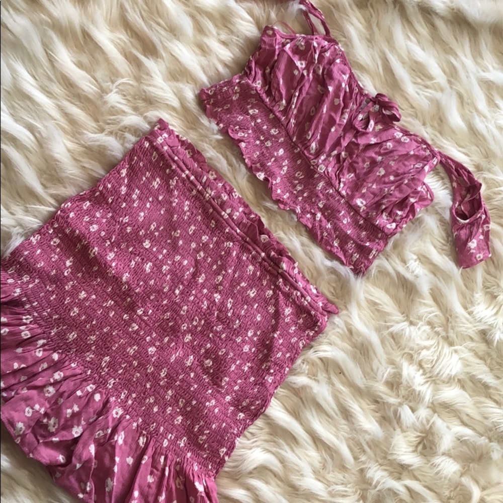 Boutique 2 piece skirt crop set pink white M/L
